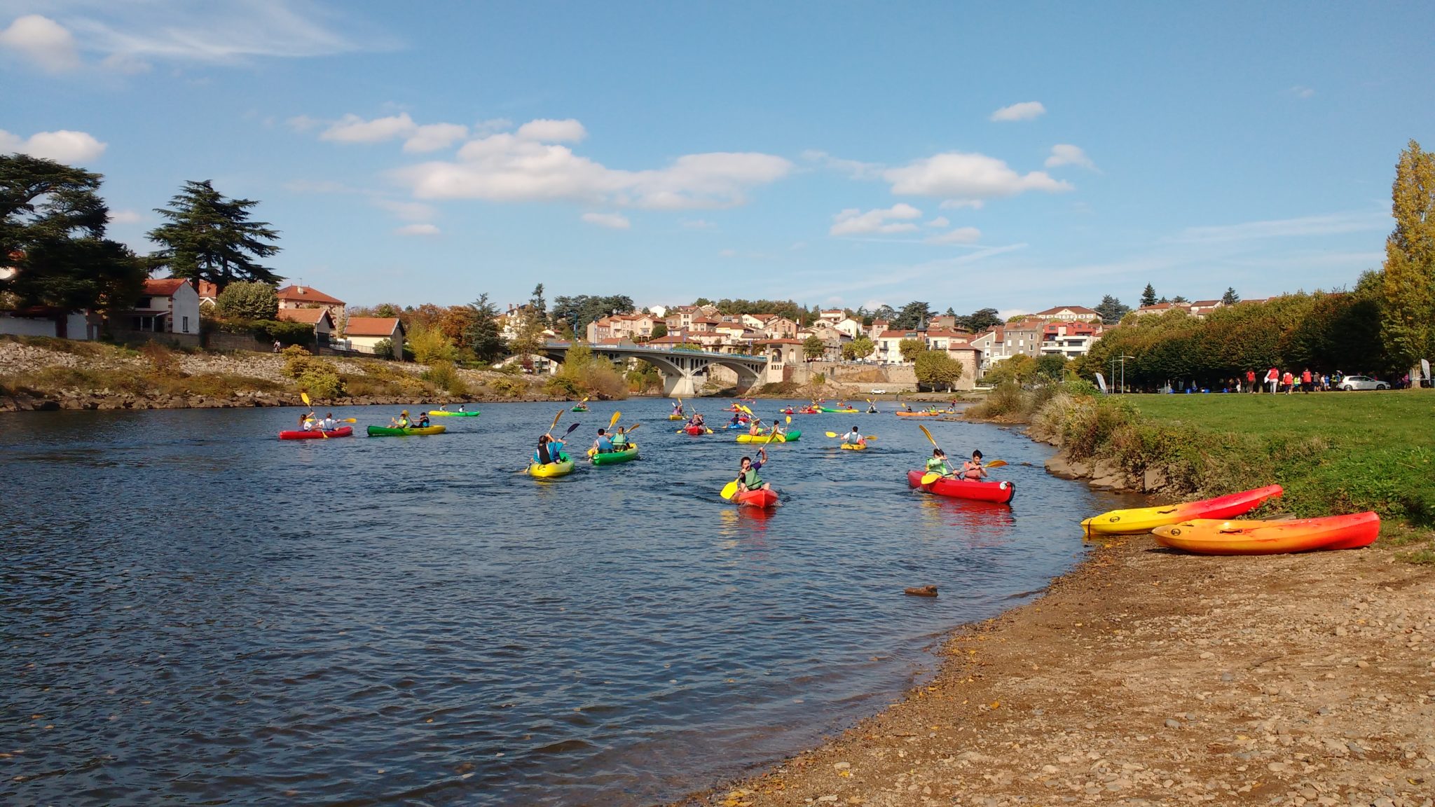 Saint-Just-Saint-Rambert - Sports et loisirs sur la Loire. Le float-tube,  une autre façon de pêcher